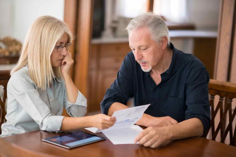 How to save money in 2025 - 21 best money saving tips