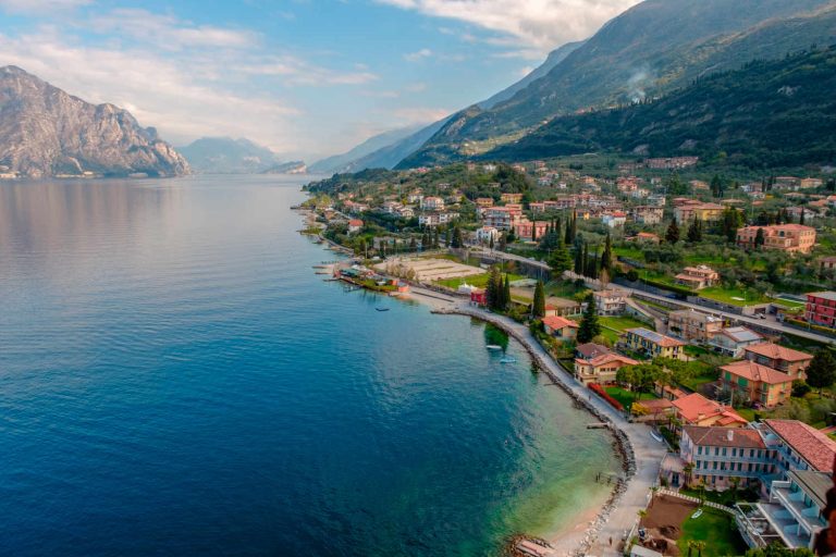 best lakes and mountains destinations to visit