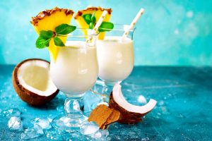 17 easy cocktails to make at home