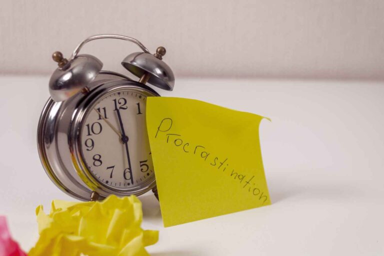 Procrastination – why we do it and 5 ways to stop 