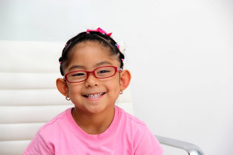 Short-sightedness – symptoms, causes, and signs to look out for in children