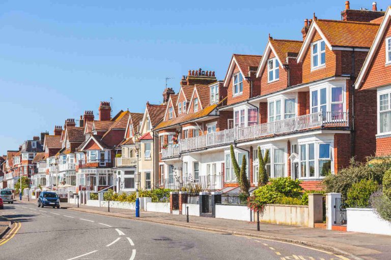 Should I go for a fixed or variable rate mortgage?