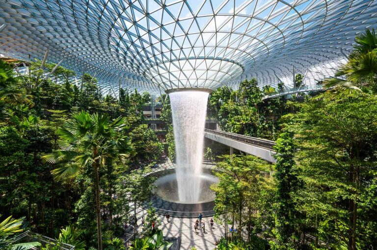 8 of the most beautiful airports in the world